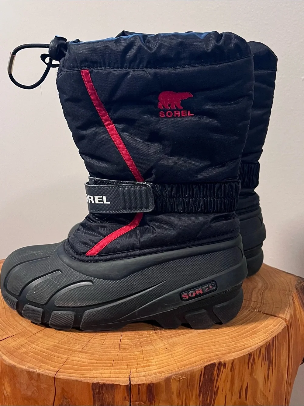 Sorel Black and Red Flurry Kids Snow Boots with Velcro Strap Size 2